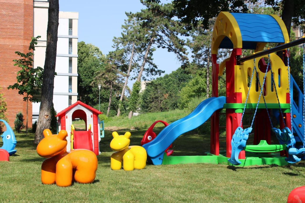 Spring Holiday Resort Neptun Exterior photo